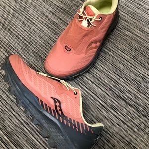 Saucony Women's Hiking Running Sneakers Laceless